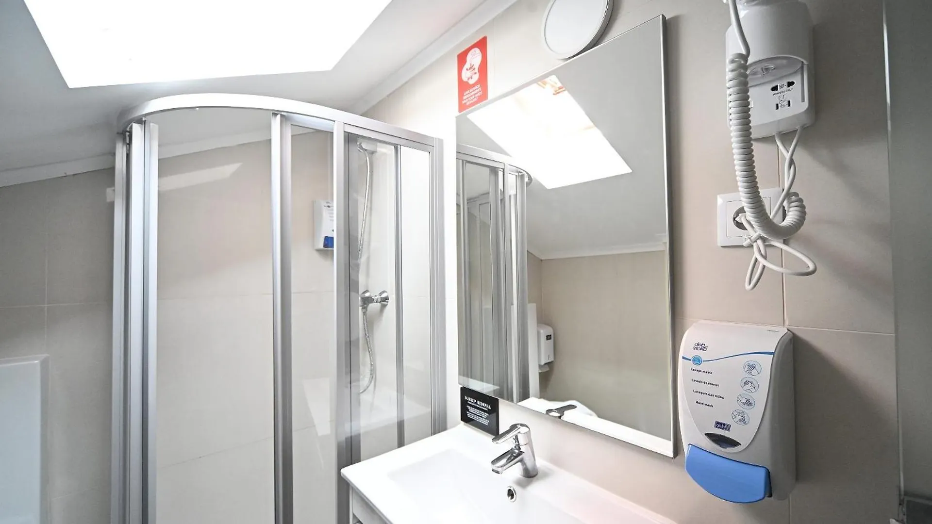 *** Guest house Famous Crows Lisbon Suites Portugal