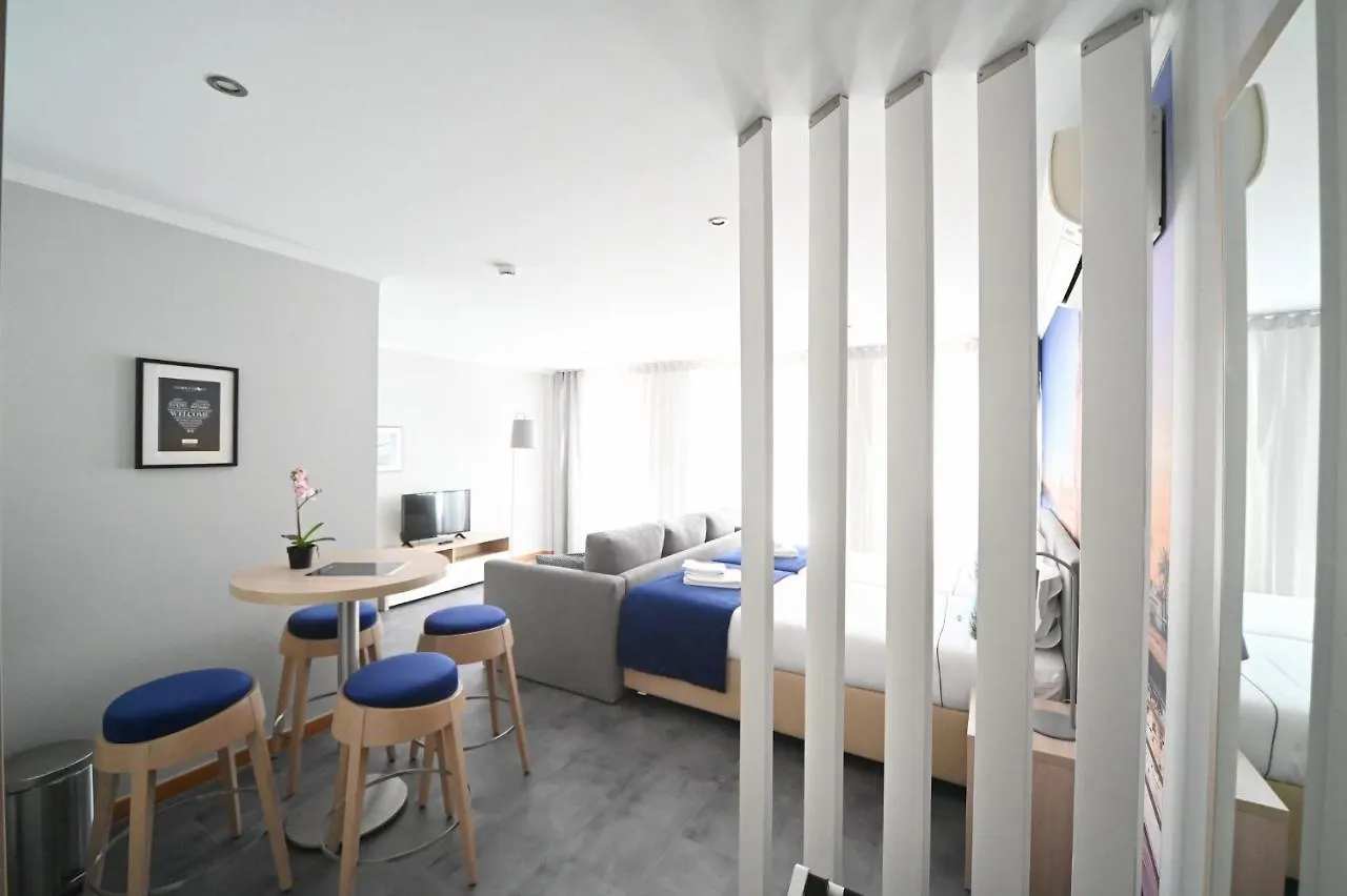 Famous Crows Lisbon Suites Guest house