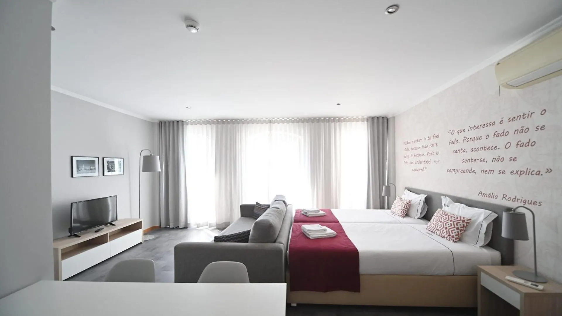 Famous Crows Lisbon Suites Guest house