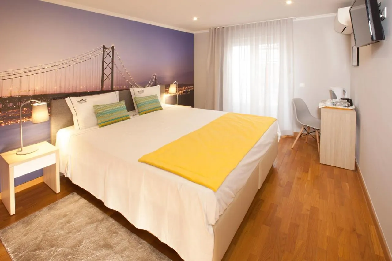 Famous Crows Lisbon Suites 3*,