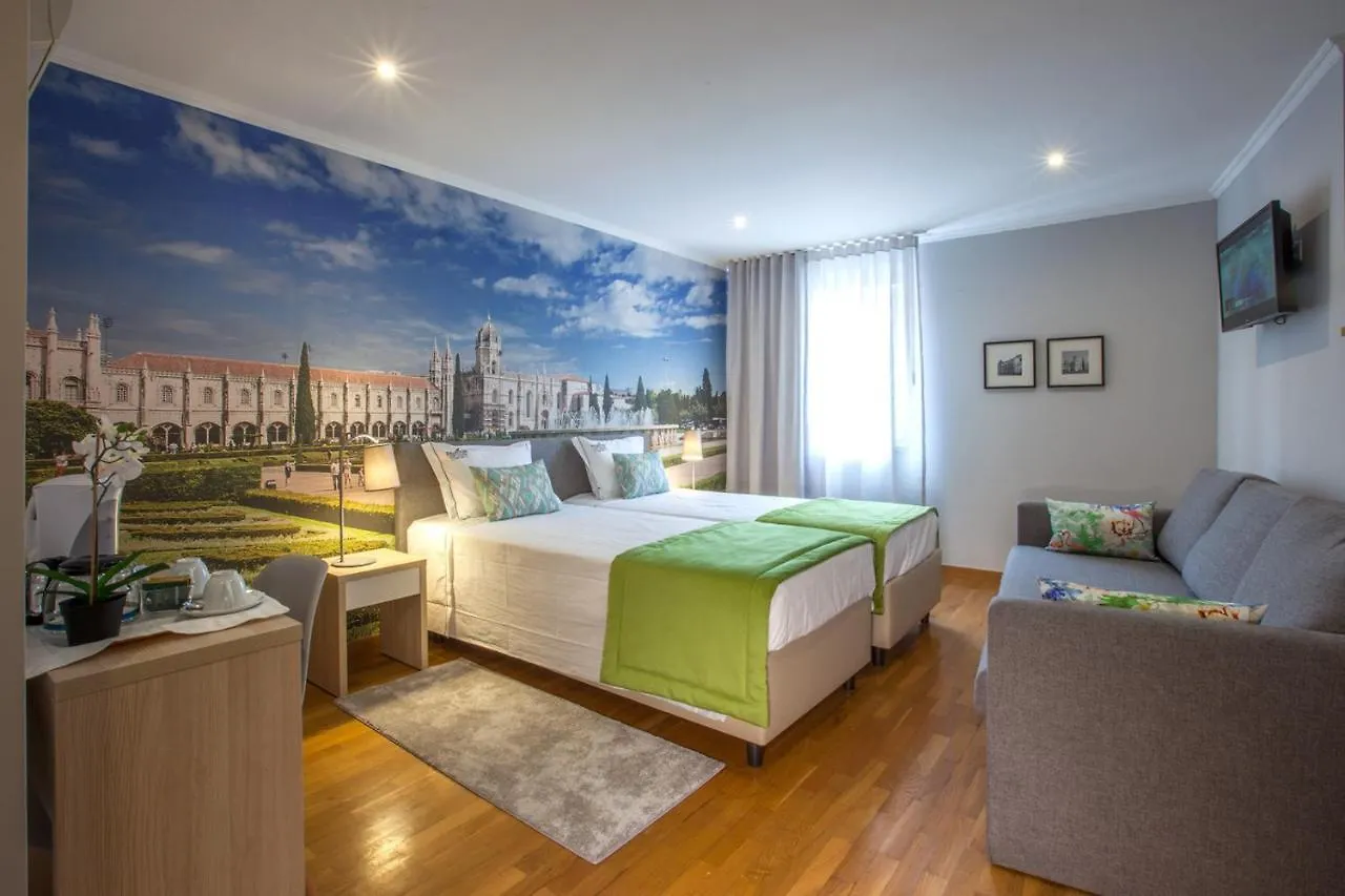 Guest house Famous Crows Lisbon Suites